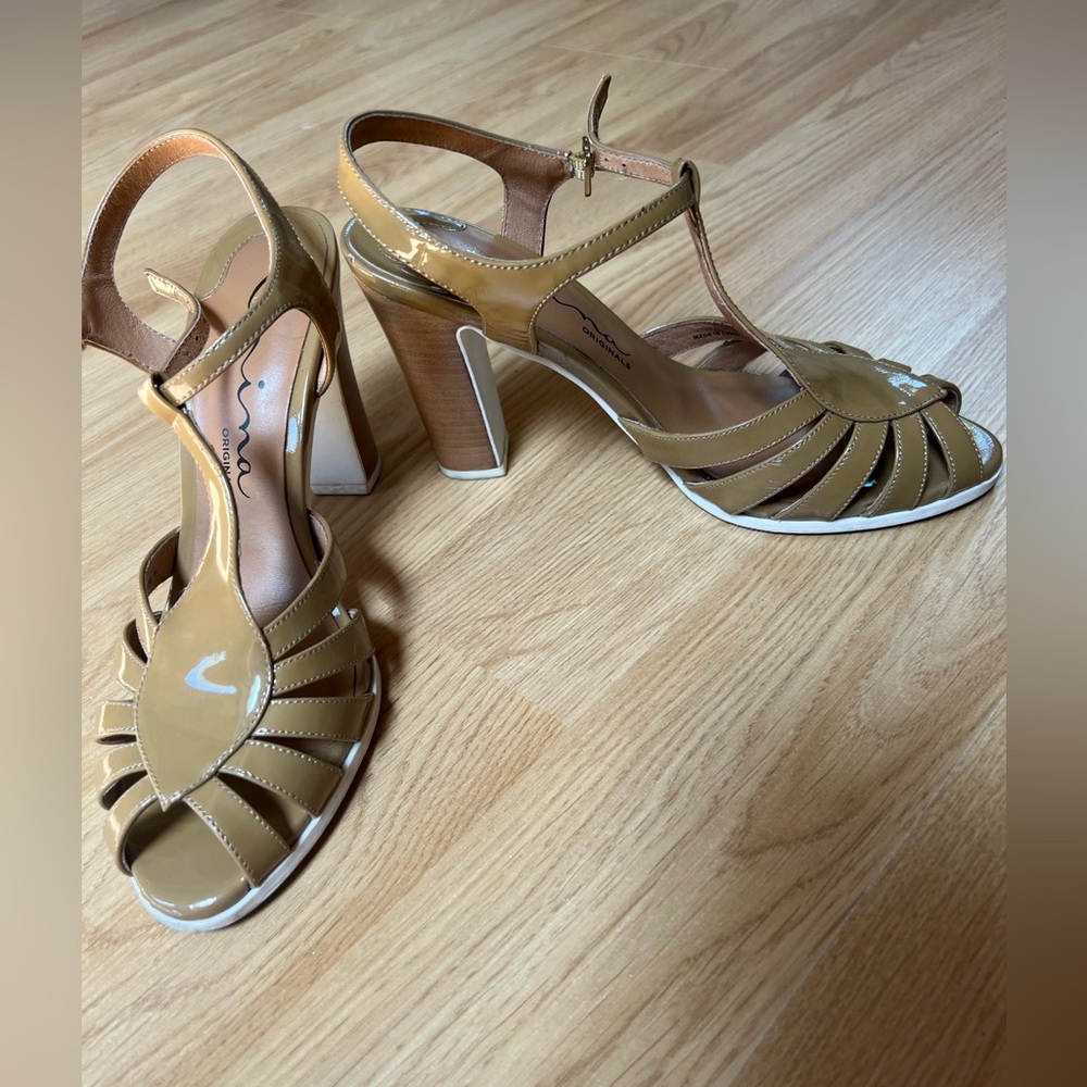 Heeled sandals